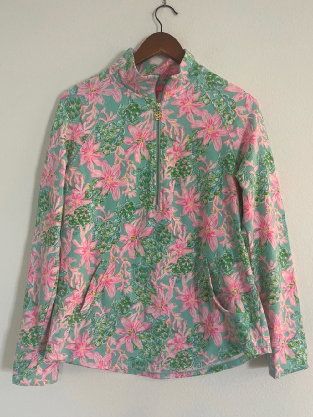 Lilly Pulitzer UPF 50+ Skipper Popover Jacket in Surf Blue So Shellegant Print
